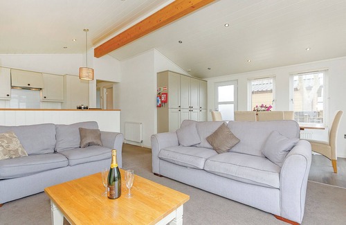 Llanasa Chalet De Esquí | Alojamiento de 4 habitaciones en Talacre, Holywell