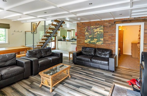 Farley Cabina | 4 bedroom accommodation in Oakamoor