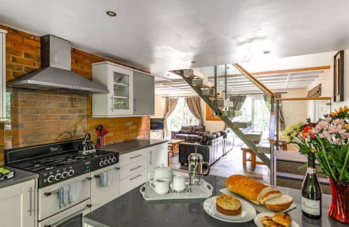 Farley Cabina | 4 bedroom accommodation in Oakamoor