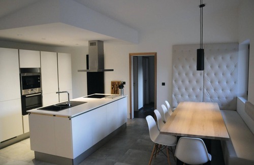 Somme-Leuze Casa | Alojamiento de 4 habitaciones en Noiseux