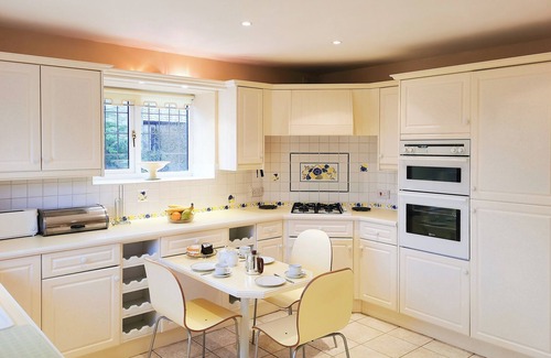 Weston Rhyn Cabaña | 4 bedroom accommodation in Weston Rhyn, near Oswestry