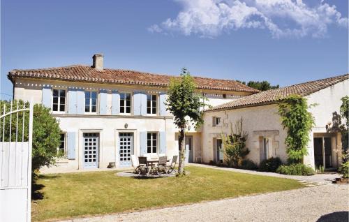 Champmillon Casa | 4 Bedroom Amazing Home In Champmillon