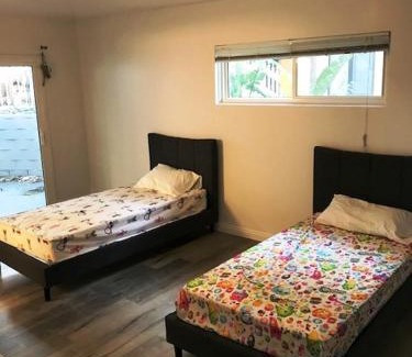 Sherman Oaks Casa | 4 bedroom and 3 bath home close to universal studio and Hollywood
