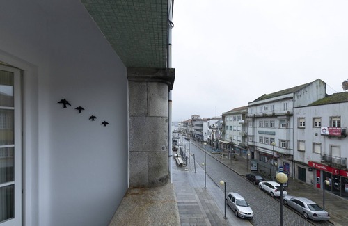 Viana do Castelo Apartamento | 4 bedroom apartment on the city's main avenue