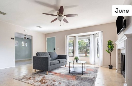 Rosewood Apartamento | 4 Bedroom Apartment 546131 by Houzlet