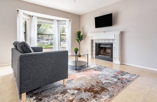 Rosewood Apartamento | 4 Bedroom Apartment 546131 by Houzlet