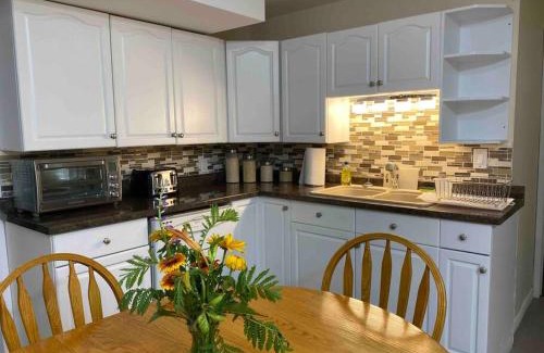 Tillsonburg Apartamento | 4 bedroom apartment on 75 acre farm