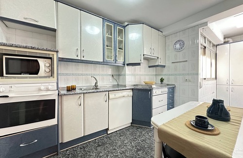 Villaverde Apartamento | APARTAMENTO DE 4 DORMITORIOS, TERRAZA, BAÑO Y ASEO