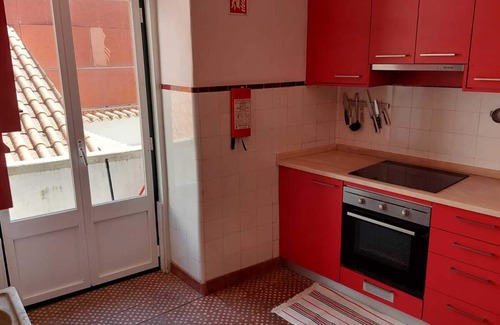 Coimbra City Centre Apartamento | 4 Bedroom apartment that offers a wonderful view of Coimbra and Mondego river.