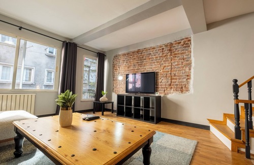 Tophane Apartamento | 4-bedroom apartment with private terrace, AC and WiFi
