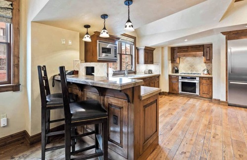 Downtown Complejo | 4 BEDROOM ASPEN MOUNTAIN RESIDENCES, OLD HYATT, BEST LOCATION!