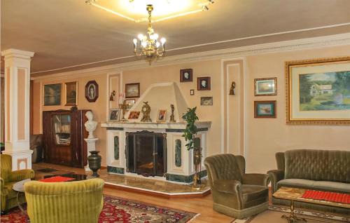 Slawno Casa | 4 Bedroom Awesome Apartment In Lukowo