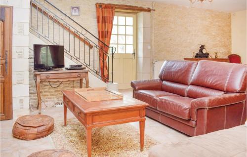 Moult-Chicheboville Casa | 4 Bedroom Awesome Home In Chicheboville