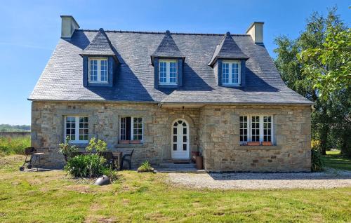 Plouigneau Casa | 4 Bedroom Awesome Home In Plouigneau