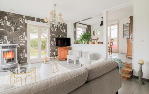 Romeries Casa | 4 Bedroom Awesome Home In Romeries