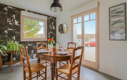 Romeries Casa | 4 Bedroom Awesome Home In Romeries