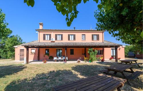 Urbania Casa | 4 Bedroom Awesome Home In Urbania
