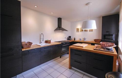 Le Val Casa | 4 Bedroom Awesome Home In Le Val