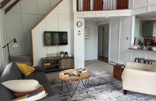 Basye Casa | 4 bedroom Basye, VA with nearby skiing, lake & mountain biking. Fully equipped