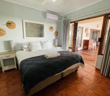 Selection Beach Casa | 4 Bedroom Beach House on 4th Ave