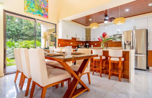Parrita Casa | 4 bedroom-Beachfront-Luxury-Wildlife-Fast internet-private pool