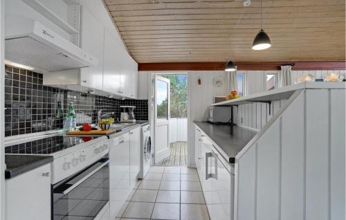 Nørre Lyngvig Casa | 4 Bedroom Beautiful Home In Hvide Sande