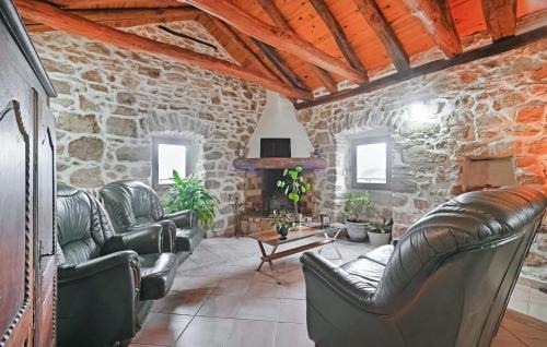 Bordezac Apartamento | 4 Bedroom Beautiful Home In Bordezac