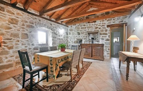 Bordezac Apartamento | 4 Bedroom Beautiful Home In Bordezac