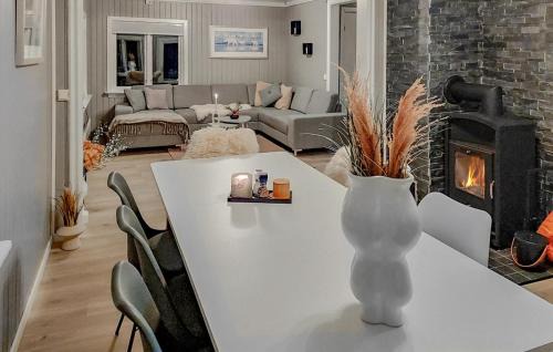 Askland Casa | 4 Bedroom Beautiful Home In Fyresdal