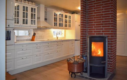Torarp Casa | 4 Bedroom Beautiful Home In Lidhult