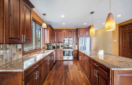 Drayton Plains Casa | 4 bedroom Big Lake Waterfront home with spectacular lake views