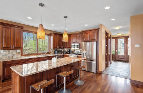 Drayton Plains Casa | 4 bedroom Big Lake Waterfront home with spectacular lake views
