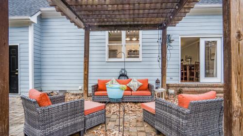 Old Irving Park Casa | 4-bedroom Bliss With Downtown Proximity