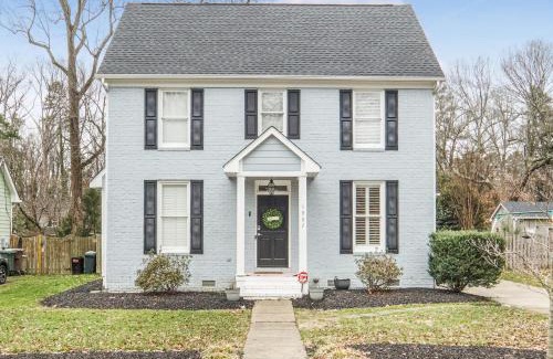 Old Irving Park Casa | 4-bedroom Bliss With Downtown Proximity