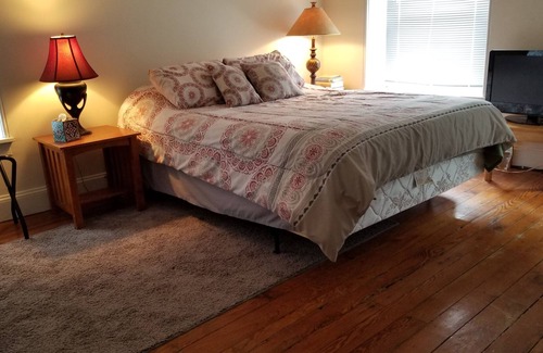 Manayunk Casa | 4 bedroom canal side town home Manayunk