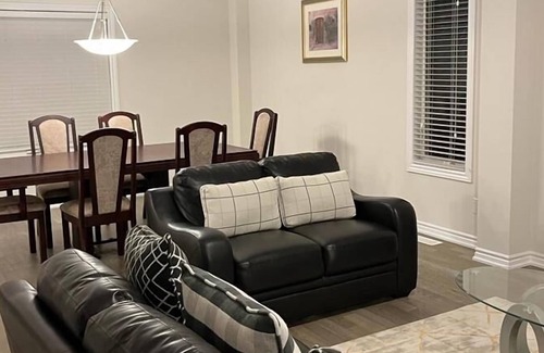 Welland Casa | 4 bedroom clean and spacious home