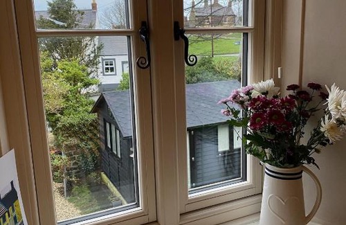 Embleton Casa | 4 bedroom coastal cottage with walled garden