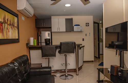 Lalinde Apartamento | Combo de 4 dormitorios de dos apartamentos, dos bañeras de hidromasaje, aire acondicionado, área de Lleras