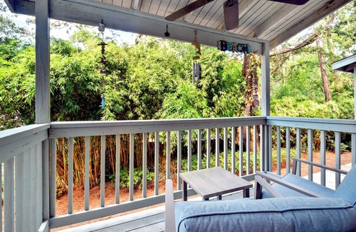 Demere Park Condominio | 4 bedroom condo. Community pool. Close to pier/village area and beach.