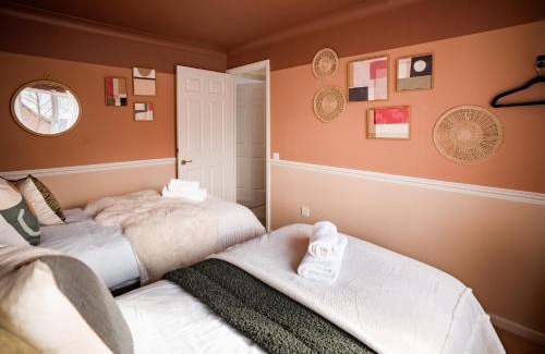 Gloucester Casa | 4 Bedroom Cotswold Getaway - Your Perfect Escape Awaits!