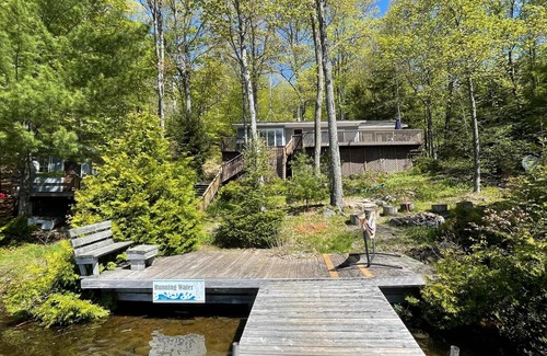 Algonquin Highlands Cabaña | 4 Bedroom Cottage on Raven Lake in Dorset, Muskoka, Ontario Canada