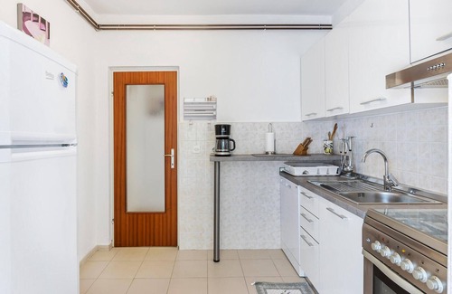 Sveta Nedelja Casa | Acogedora casa de 4 dormitorios en Cere