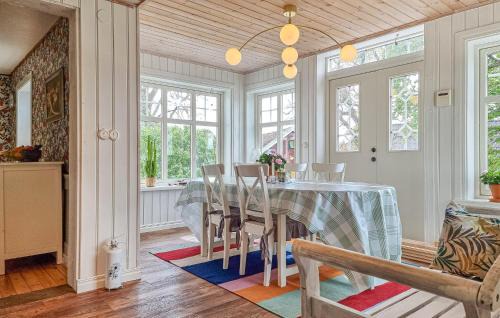 Grastorp Casa | 4 Bedroom Cozy Home In Flo