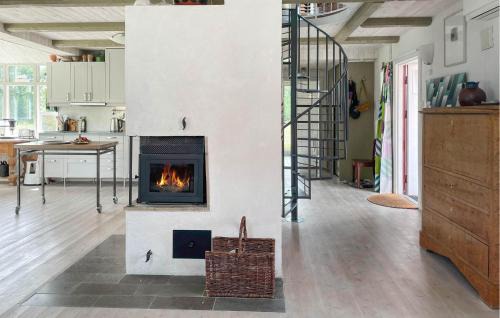 Listarum Casa | 4 Bedroom Cozy Home In Gärsnäs