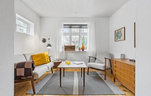 Logstor Casa | 4 Bedroom Cozy Home In Løgstør