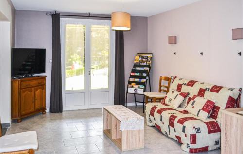 La Douze Casa | 4 Bedroom Cozy Home In La Douze