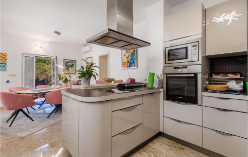 Kuceli Casa | 4 Bedroom Cozy Home In Matulji