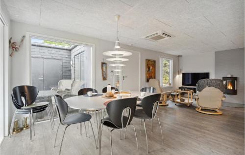 Skjern Casa | 4 Bedroom Cozy Home In Skjern