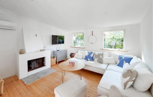 Mellbystrand Casa | 4 Bedroom Cozy Home In Mellbystrand