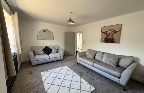 Weston-super-Mare Casa | 4 bedroom detached home sleeps 8